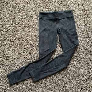 grey ivivva leggings with zigzag pattern